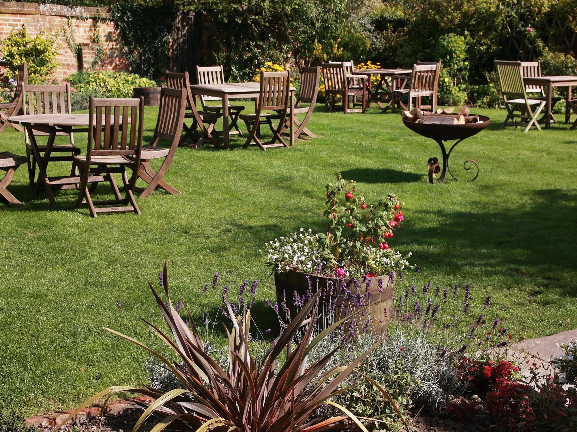 The Royal Oak, Yattendon Frilsham Exterior photo